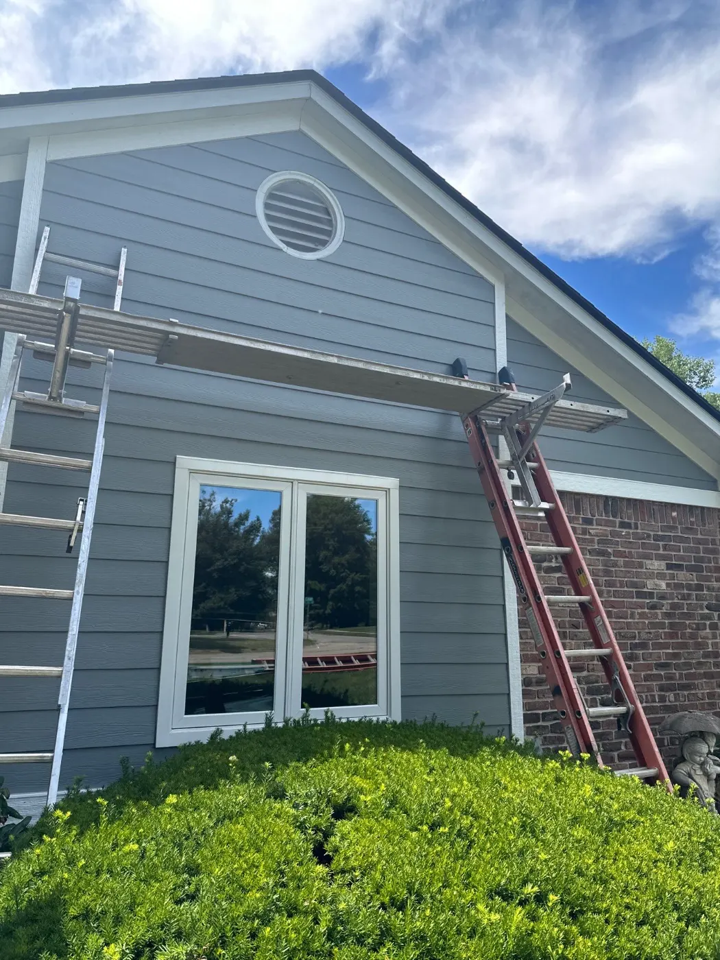 Manufacturer-certified roof installation in Aberdeen Bend